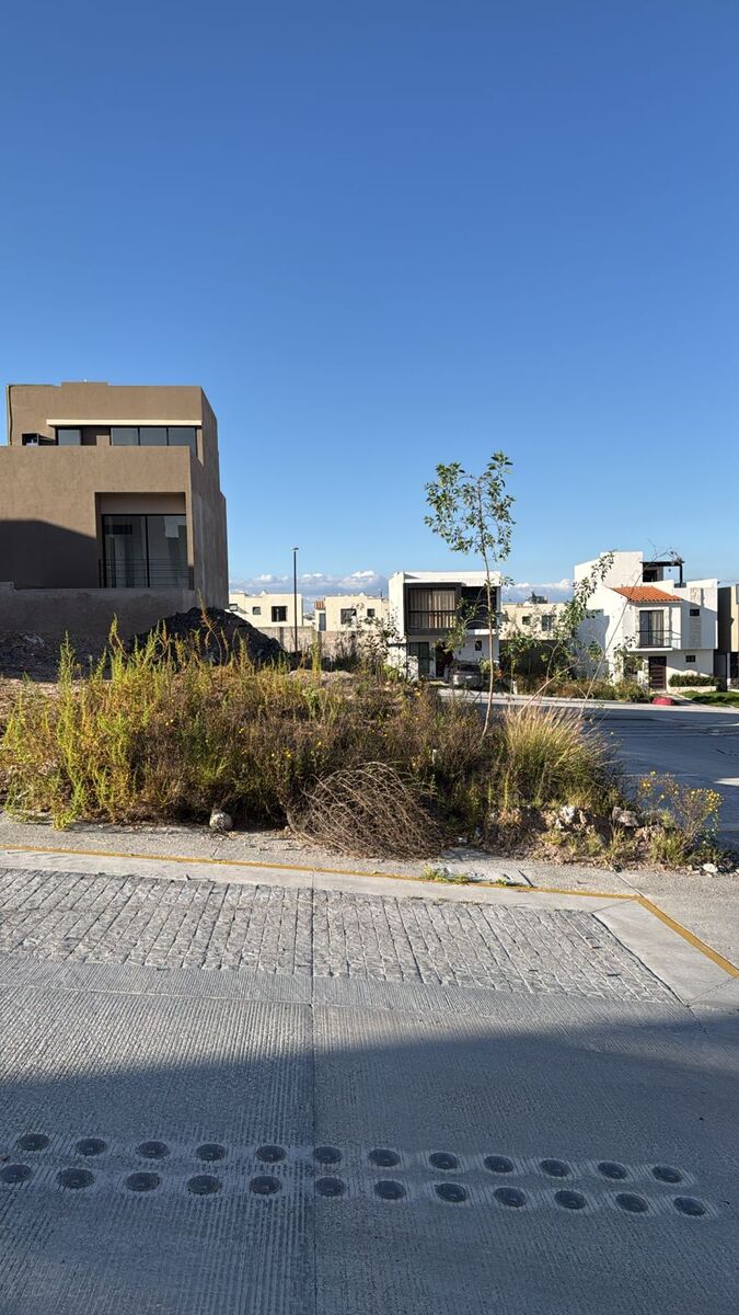 7 of 7: Terreno en Esquina