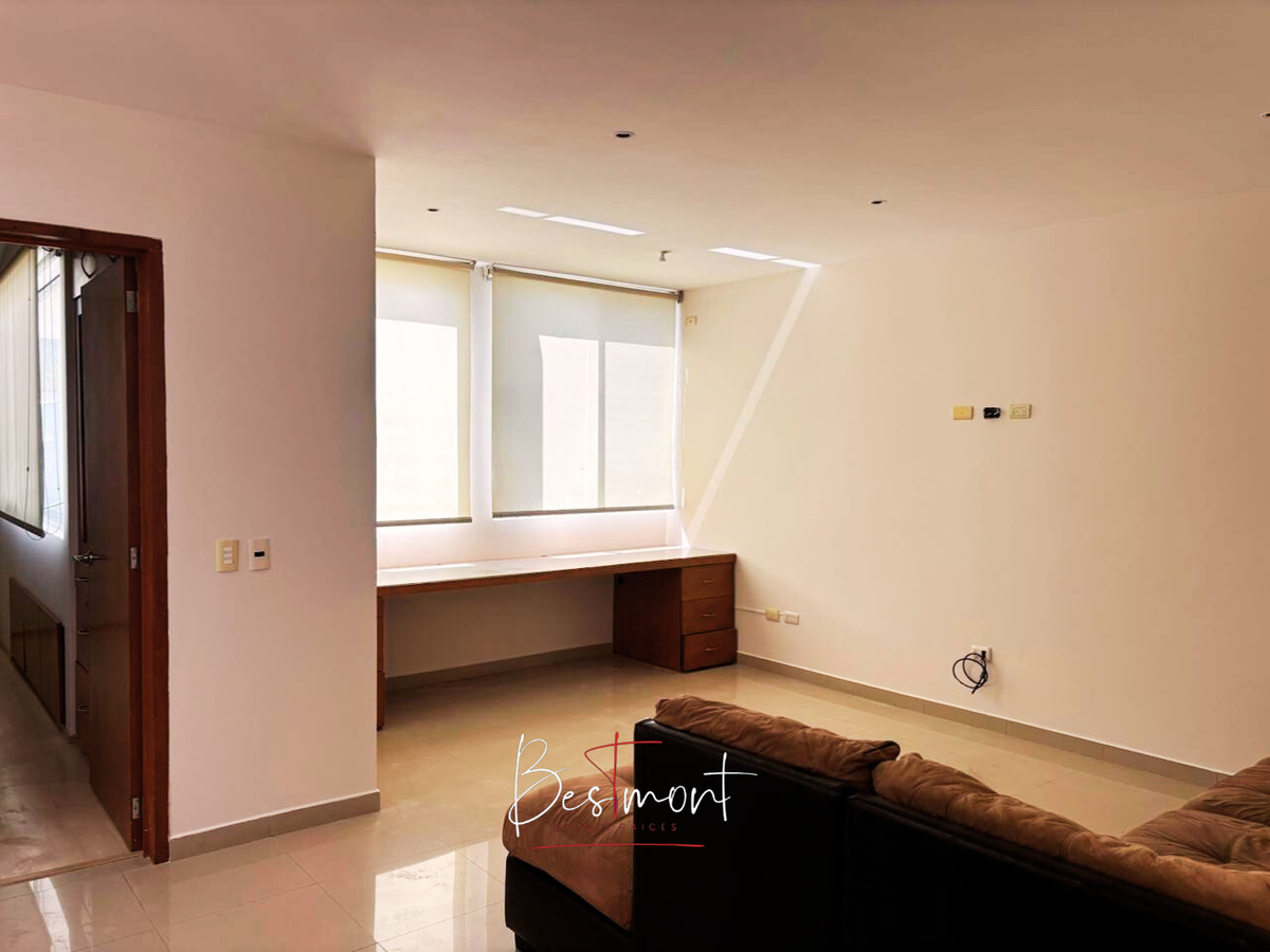 17 de 34: Sala de tele