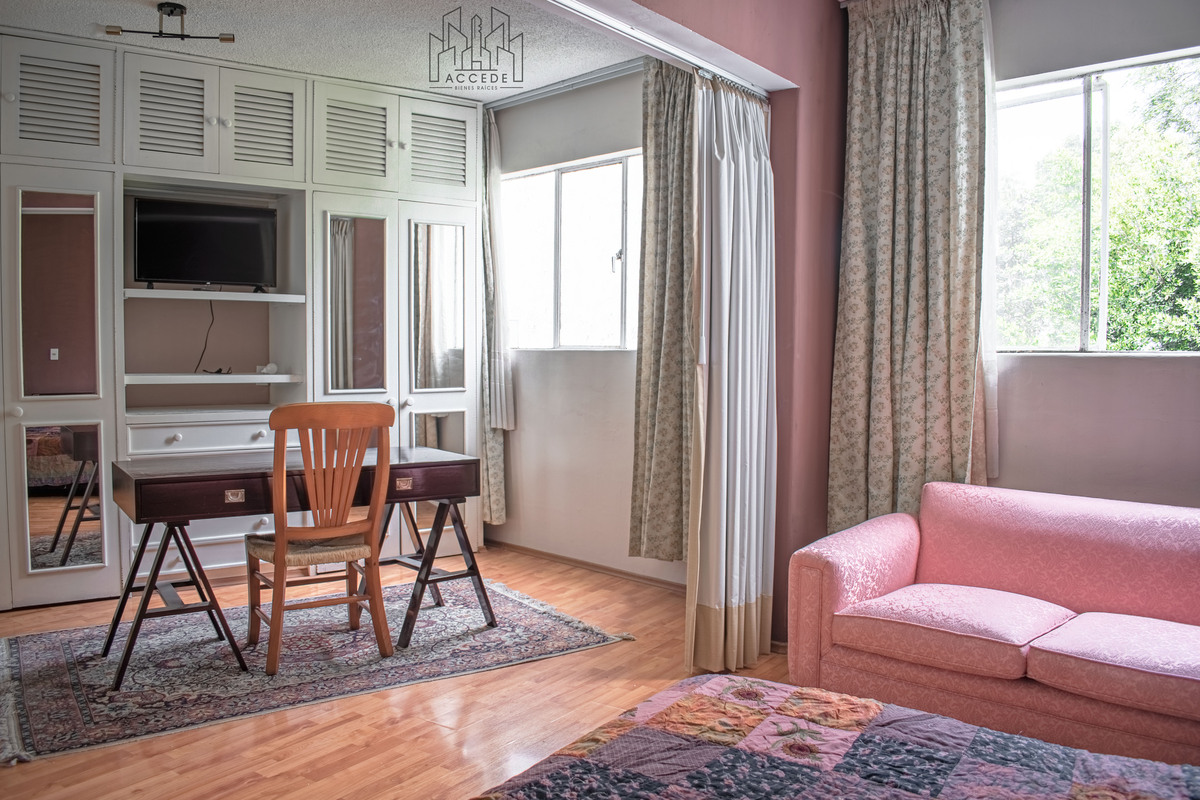 2 de 10: Recámara y estudio