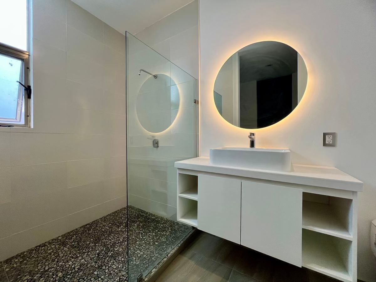 14 de 16: Baño Tercera Recámara