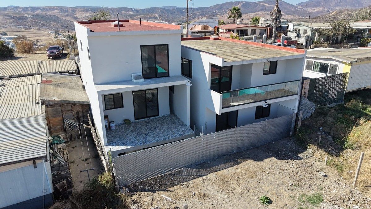 Fachada posterior con terraza con vista al mar, foto 4 de 17