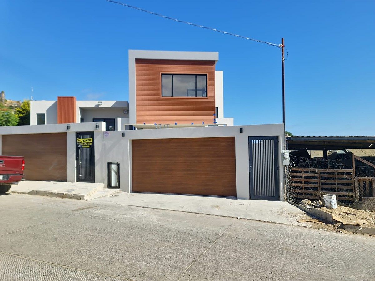 HOUSE WITH SEA VIEW FOR SALE IN LOMAS DE SAUZAL, photo 1 of 21