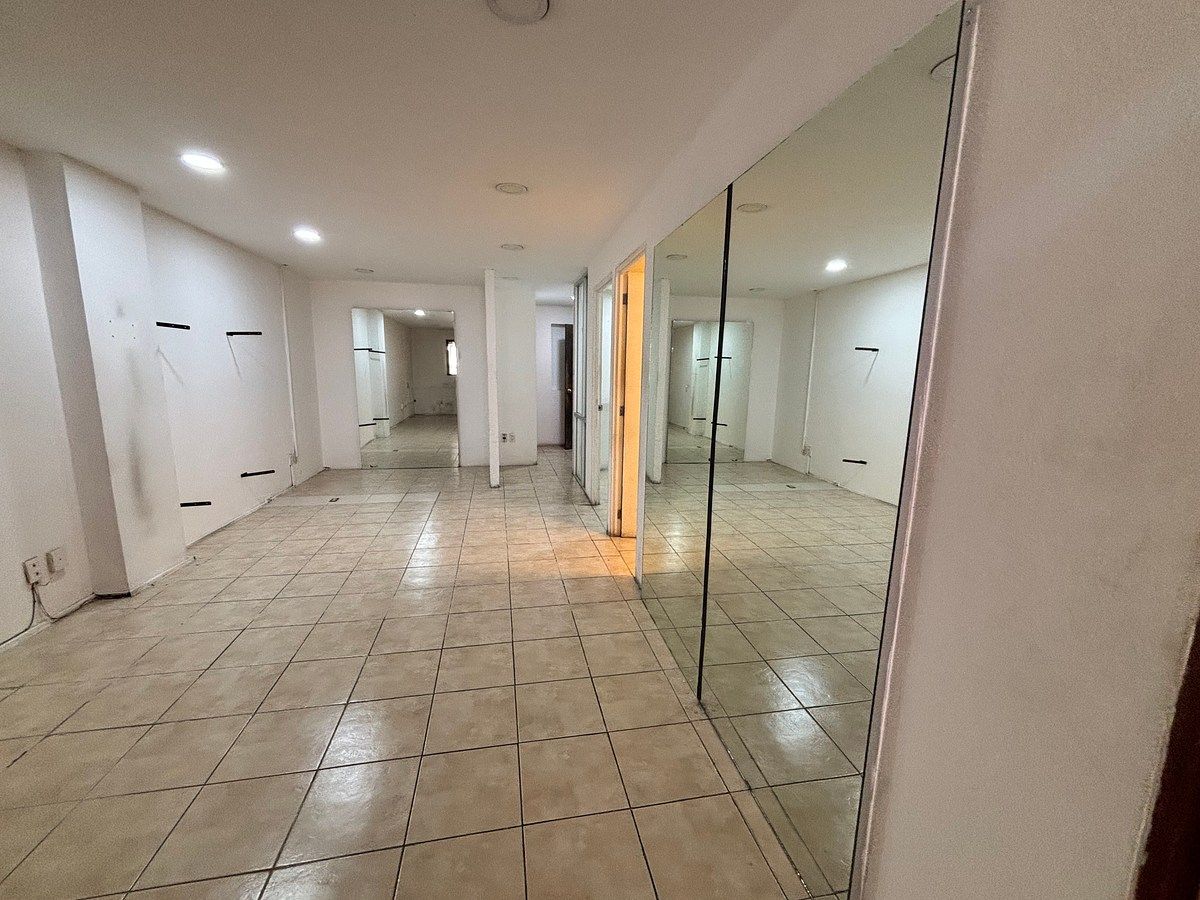 Retail Space in Lomas de Tecamachalco, Naucalpan de Juárez, photo 2 of 7