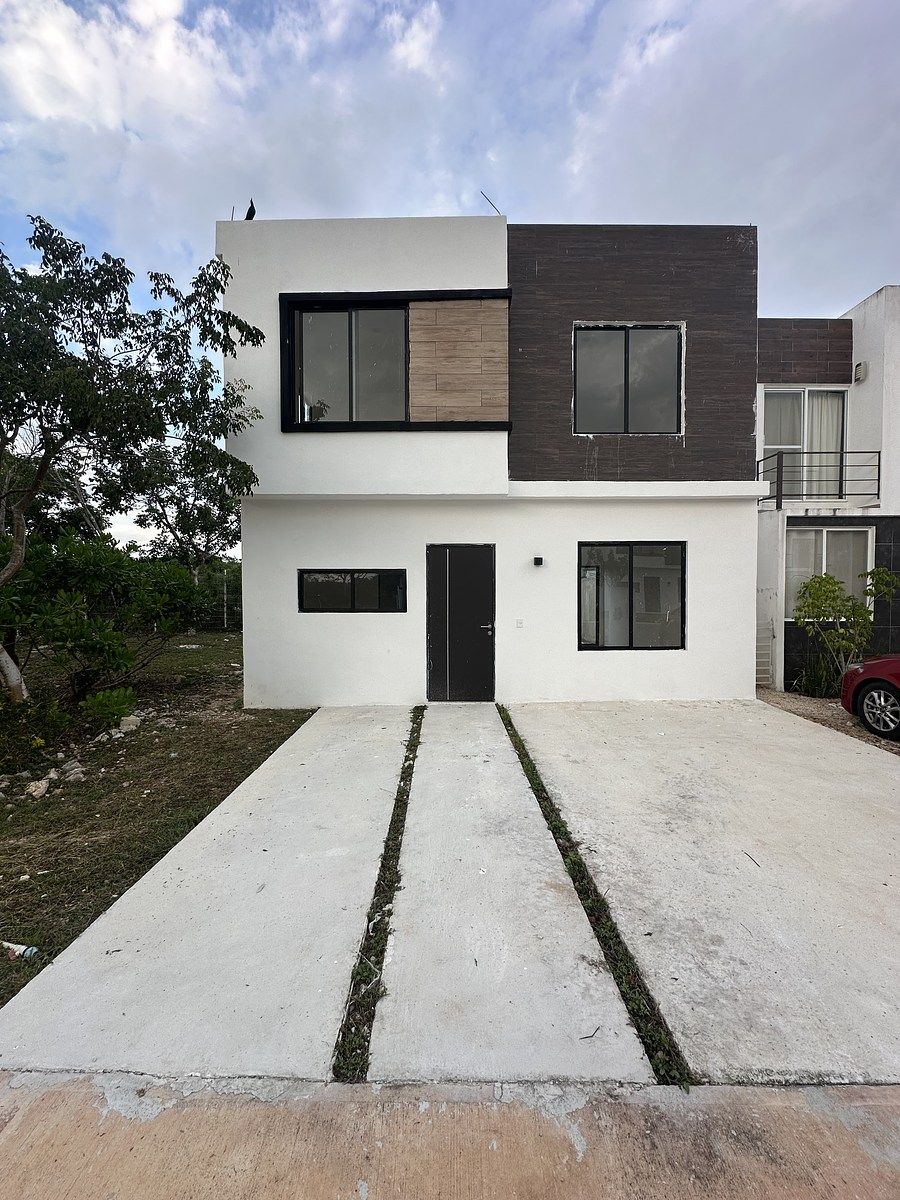 1 of 16: Fachada Real