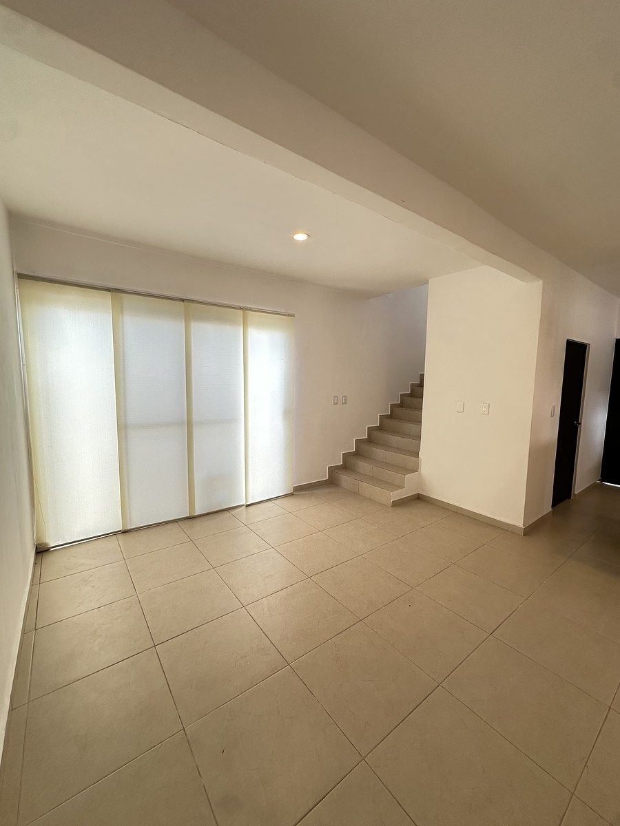 3 of 15: Foto ilustrativa del Comedor