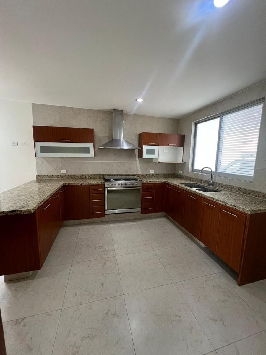 4 de 21: Cocina equipada