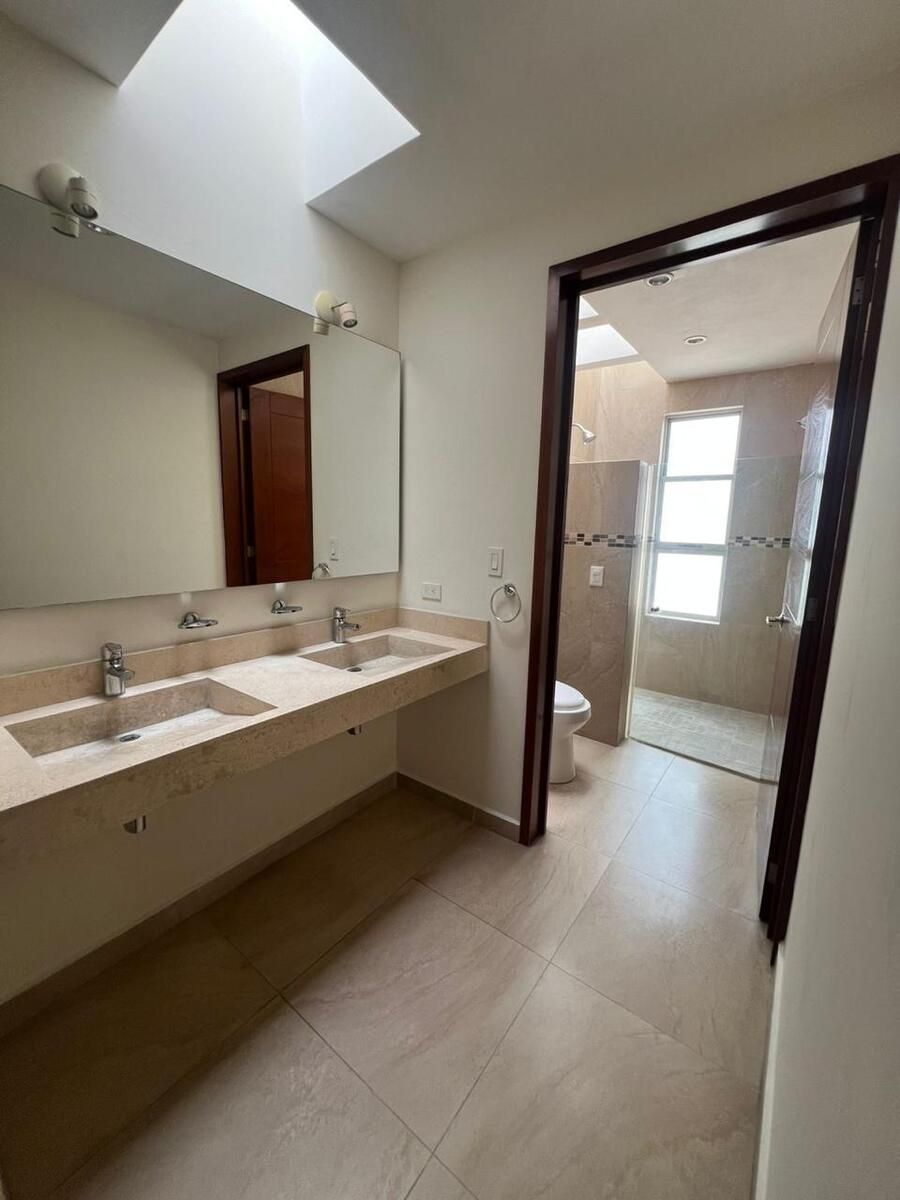 15 de 21: Baño recámara principal