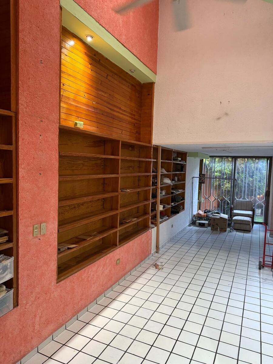 7 of 21: Sala - comedor.