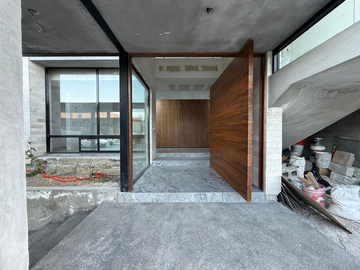 8 de 41: Entrada Principal