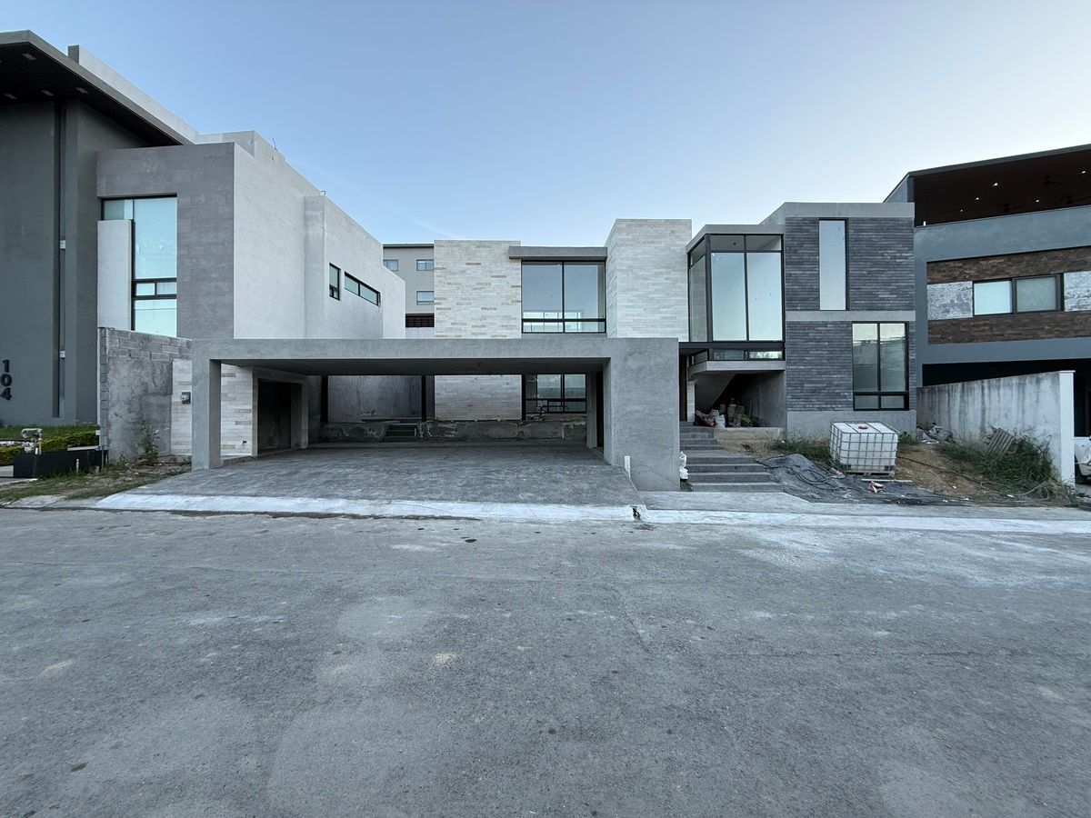 1 de 41: Fachada a la Fecha