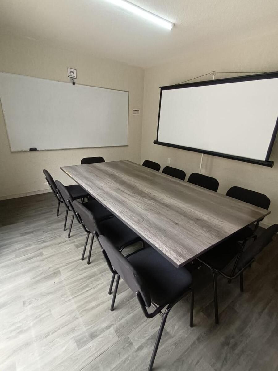 5 de 8: SALA DE  JUNTAS