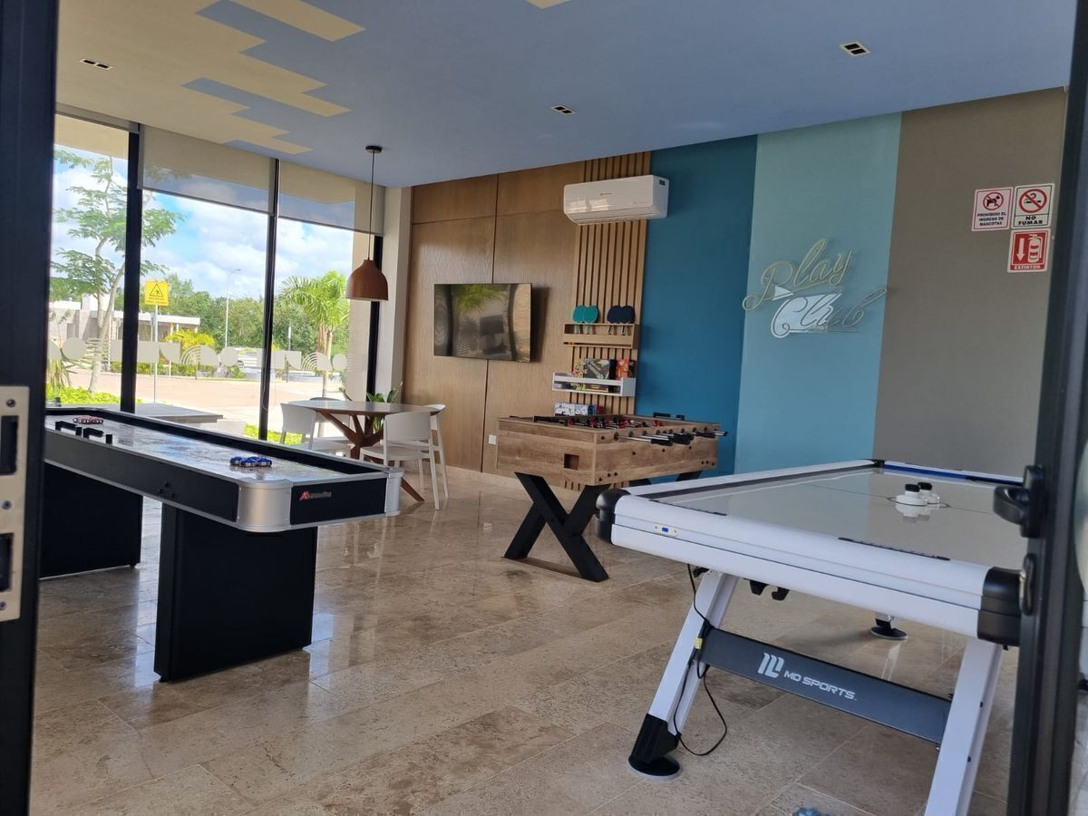 11 of 20: Salón de Juegos