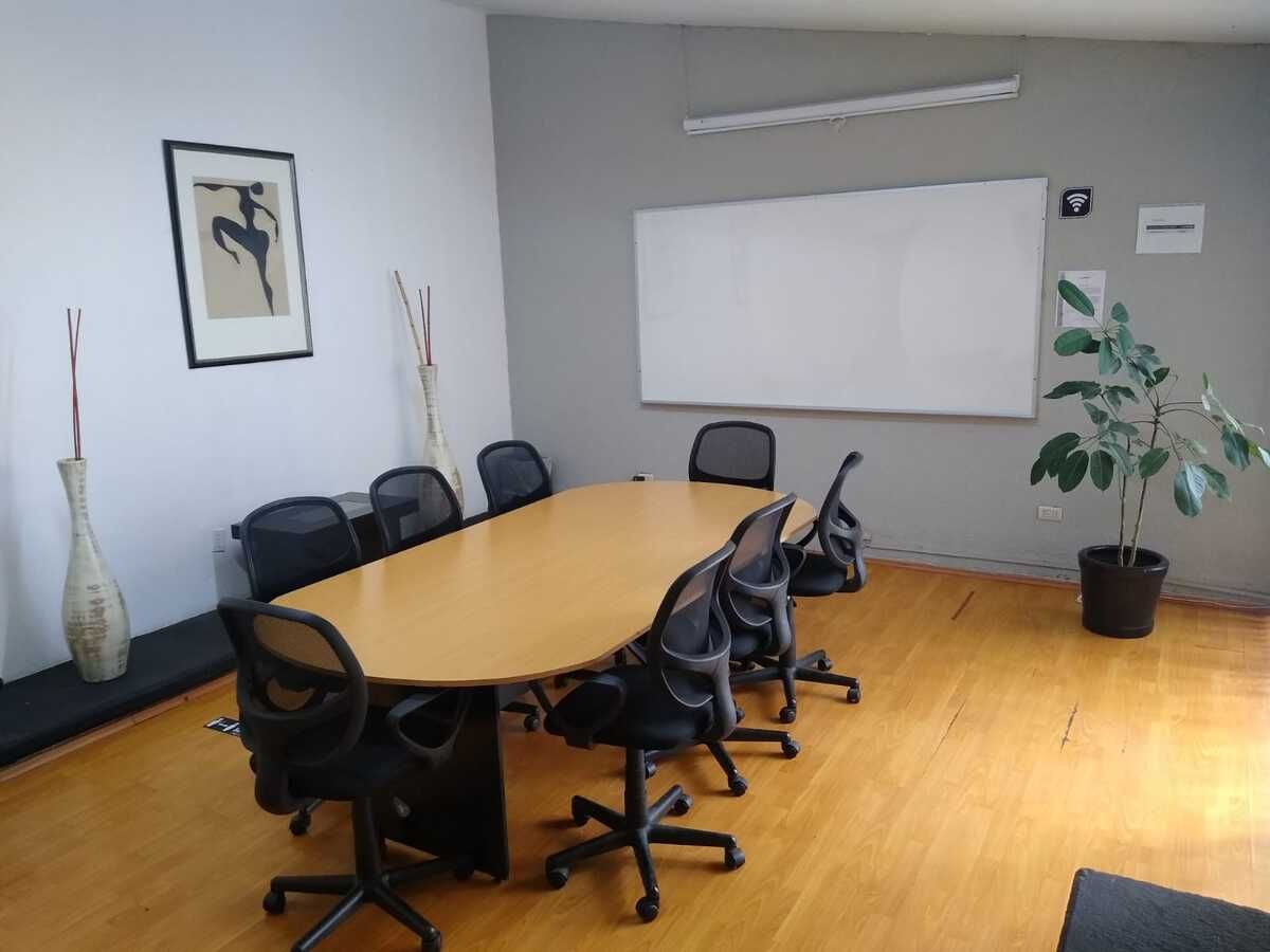 4 de 7: SALA DE JUNTAS