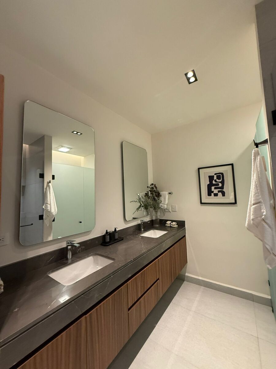 8 of 9: Baño, Recámara Principal