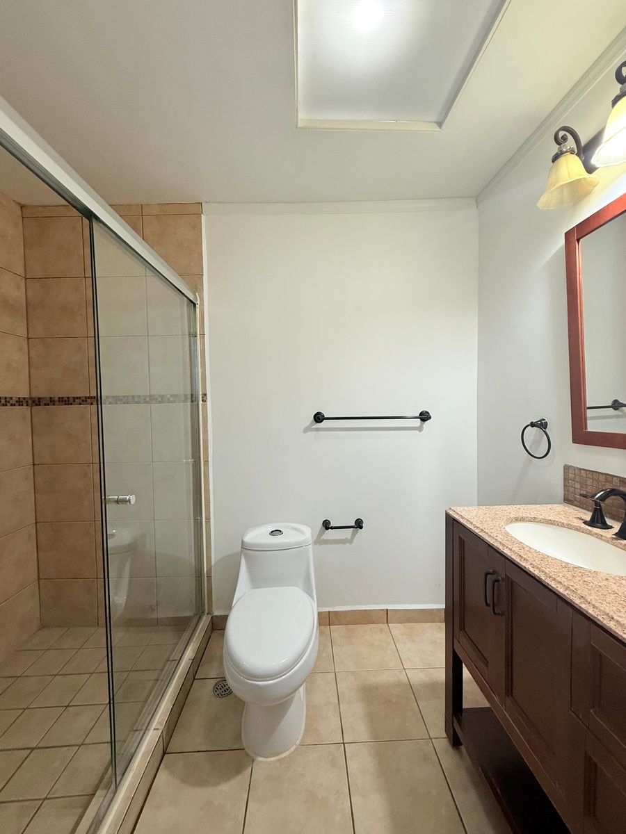 15 de 20: Baño de habitación principal