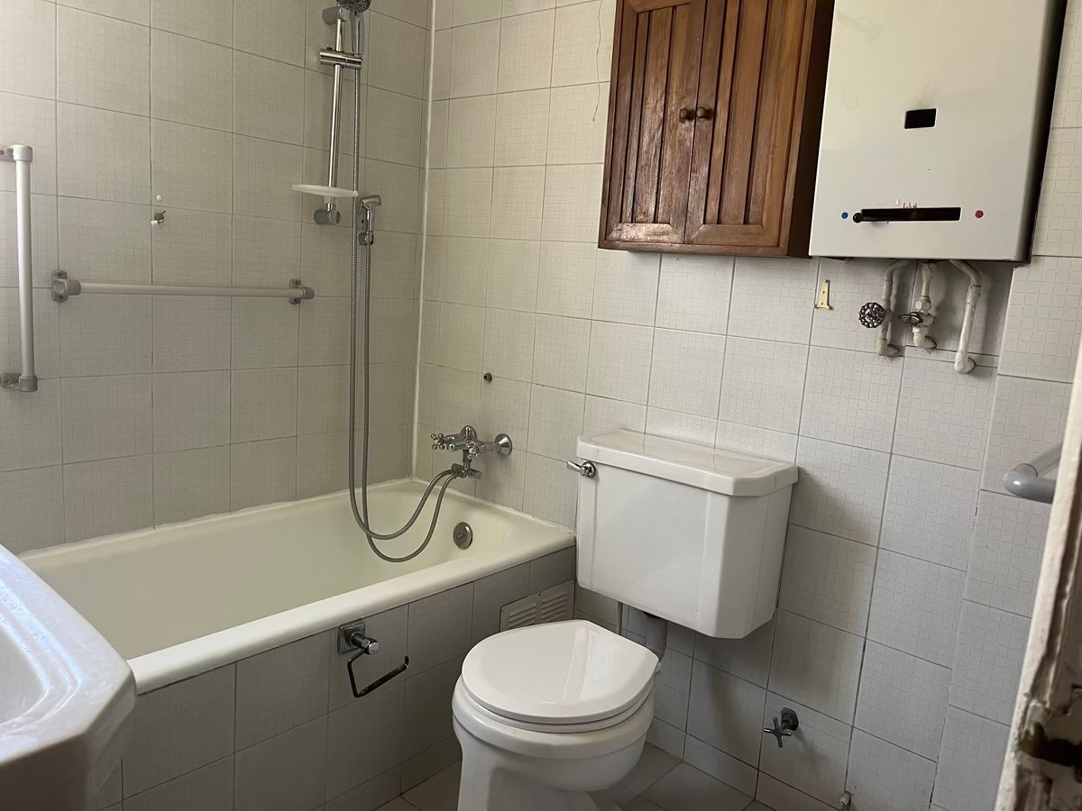 14 de 19: Baño segundo piso