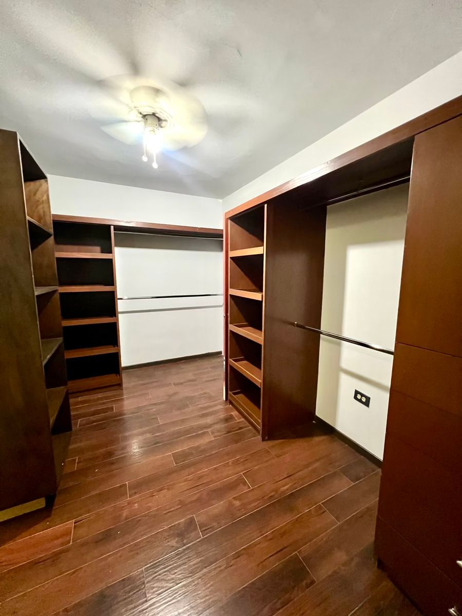 5 de 12: Vestidor Recámara 1 y 2