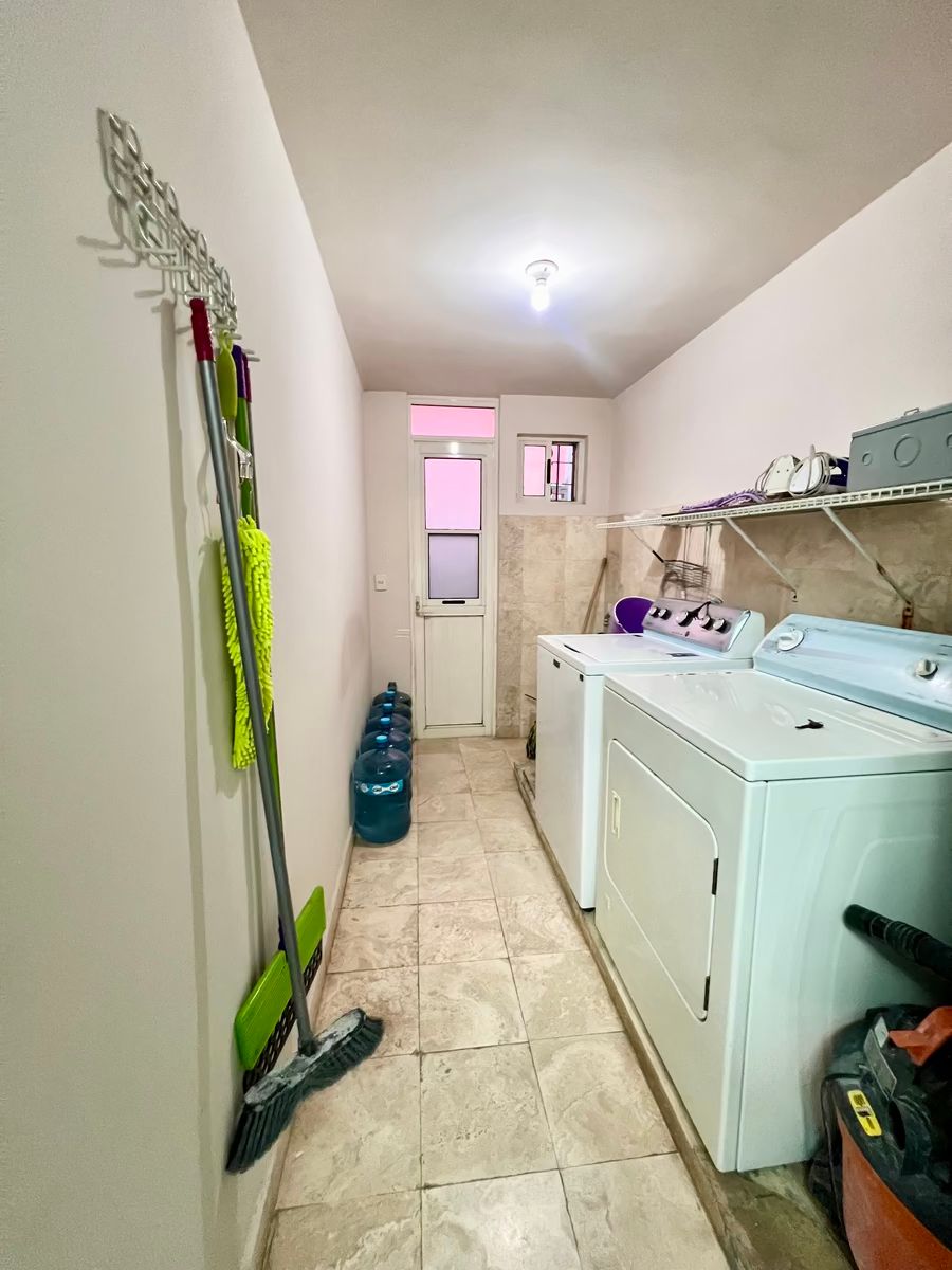 9 de 12: Lavandería