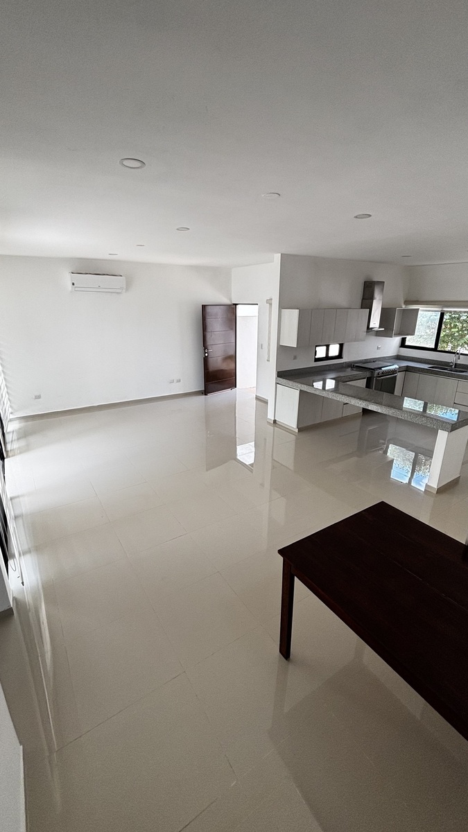 7 of 23: sala y comedor corridos