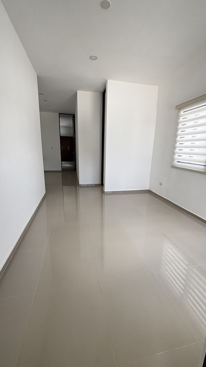 16 of 23: amplia sala de tv planta alta