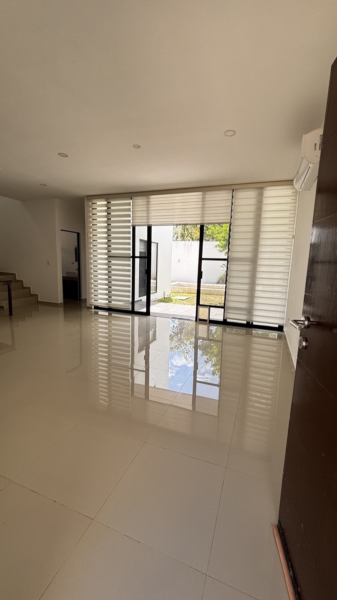 9 of 23: sala y comedor corridos