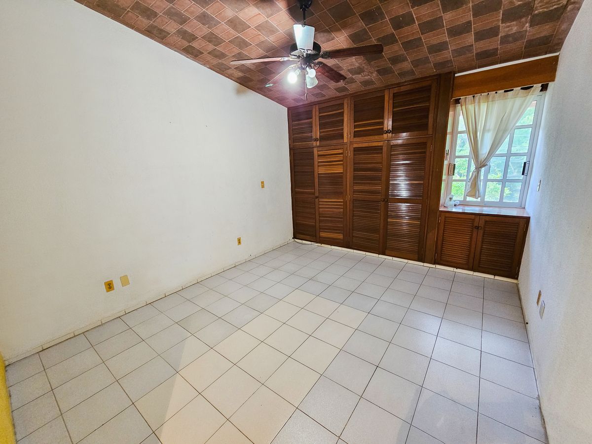 17 of 24: Recámara principal