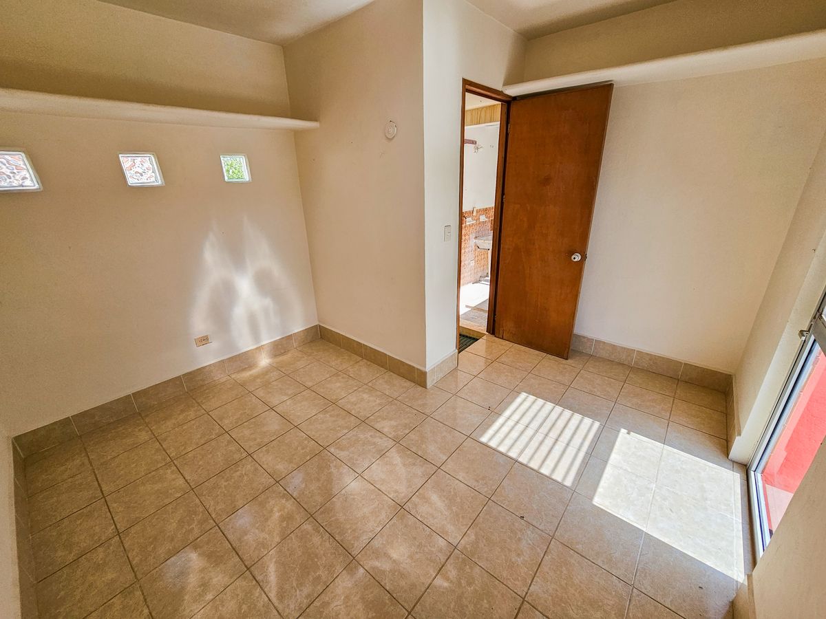 23 of 24: Cuarto de servicio