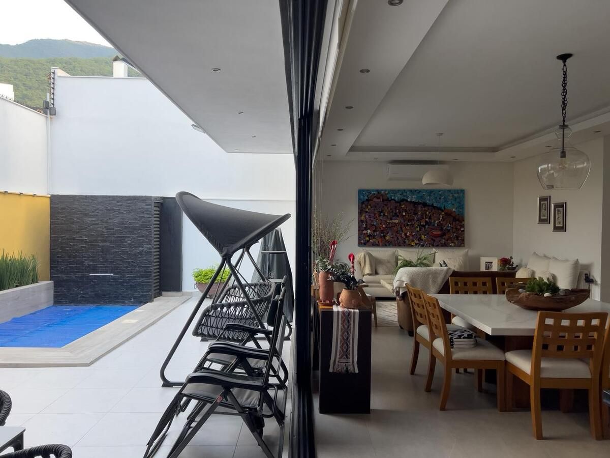 11 de 29: Ventanal de piso a techo totalmente retraible