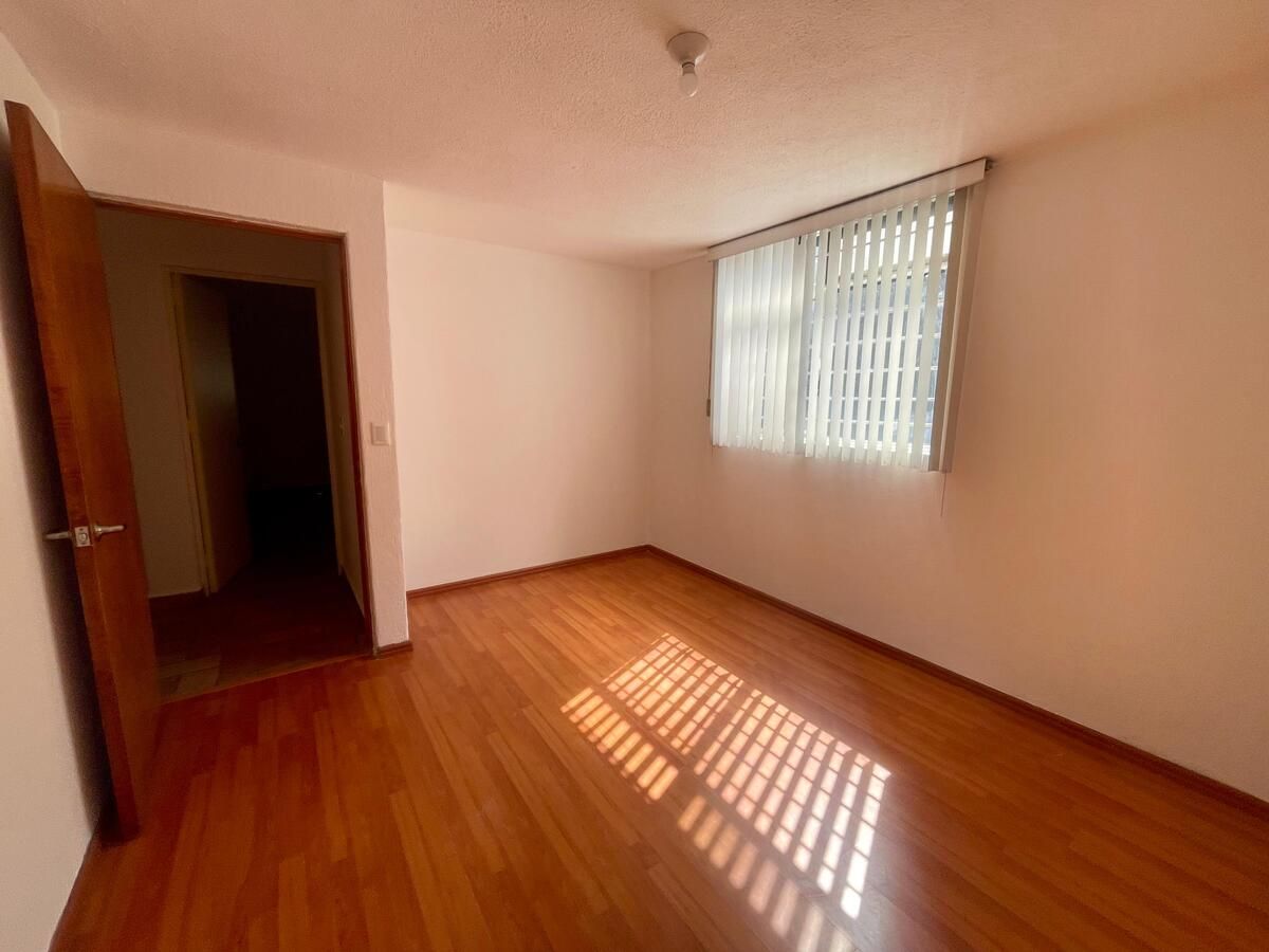 7 of 10: Recámara #2