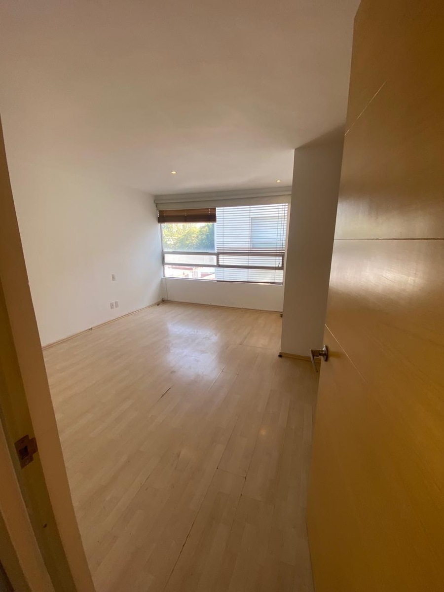 4 of 8: Recámara principal