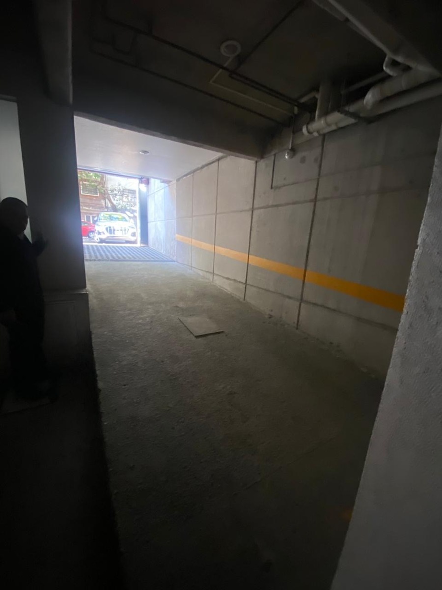 7 of 8: Estacionamientos