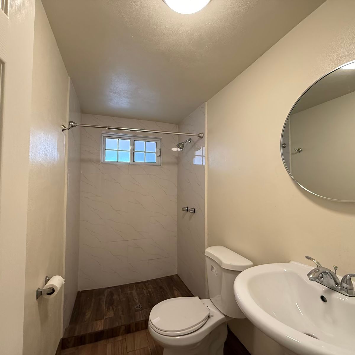 10 of 16: bañó completo compartido