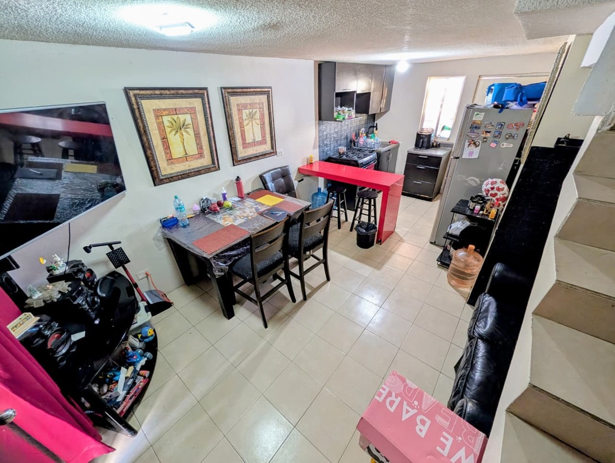 2 of 7: Sala-comedor