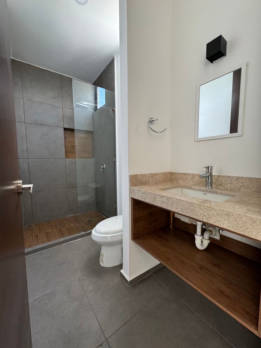 10 of 11: Baño Recámara