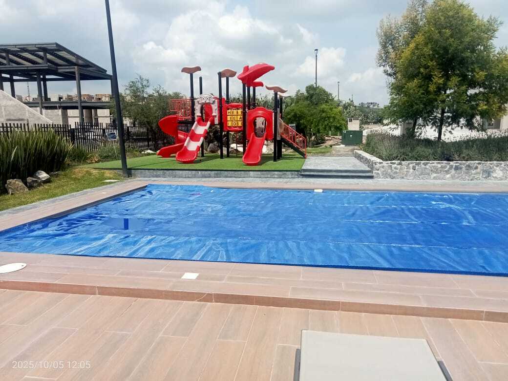 8 of 8: ALBERCA Y JUEGOS