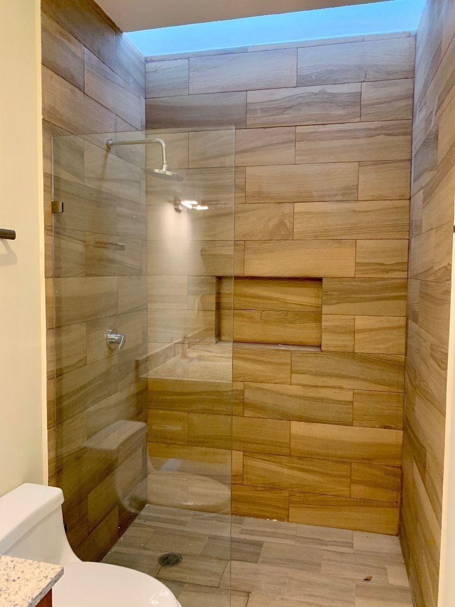 17 of 31: Baños regadera con fijos de crital