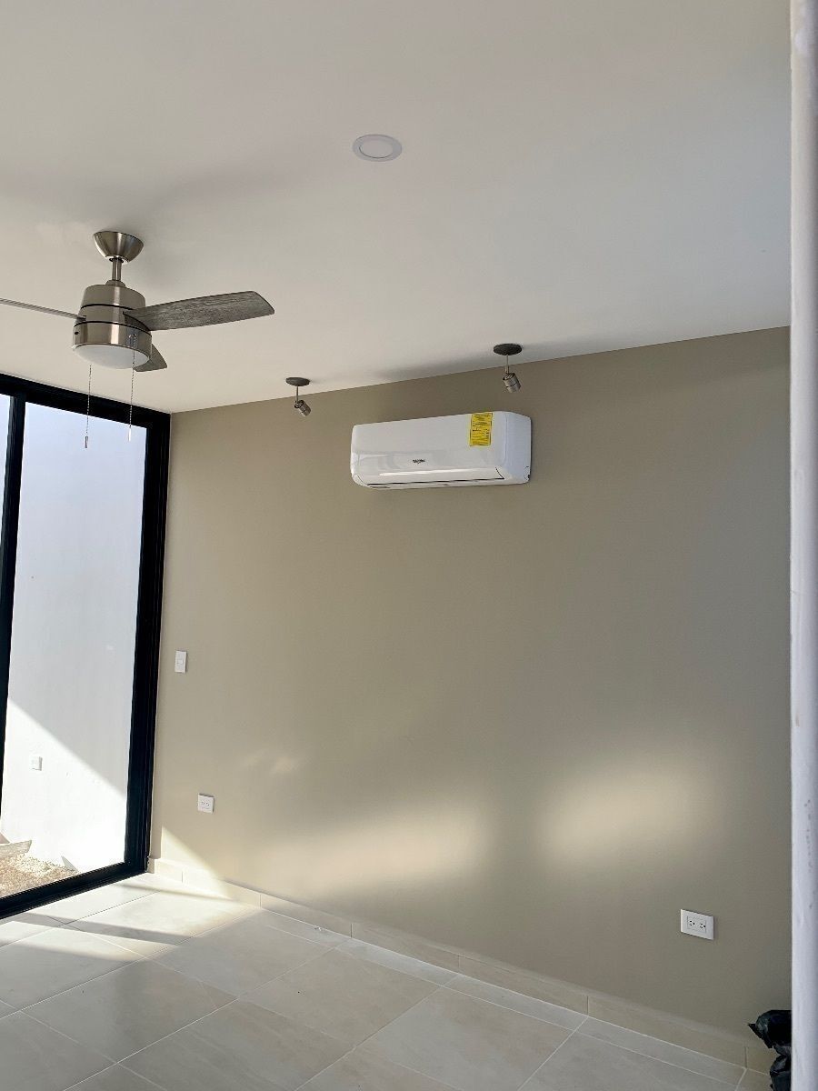 23 de 30: Sala y comedor independientes con AA y ventilador