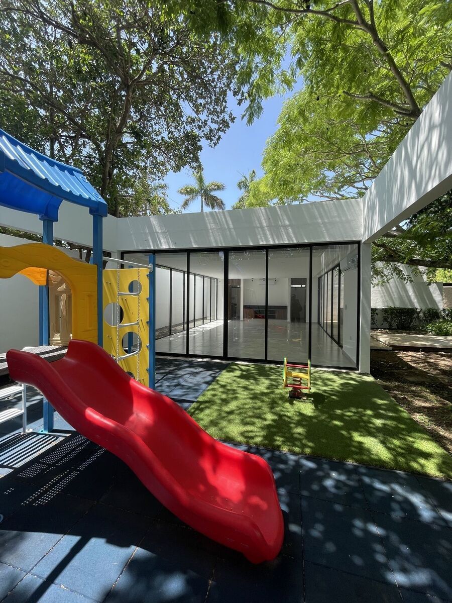 29 de 30: Area común de niños y salón de eventos