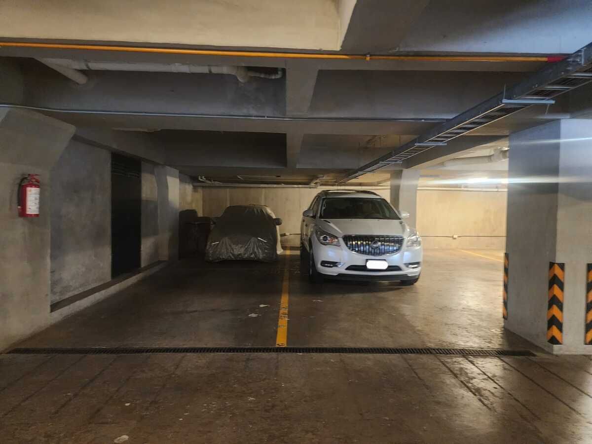 34 de 35: 4 estacionamientos