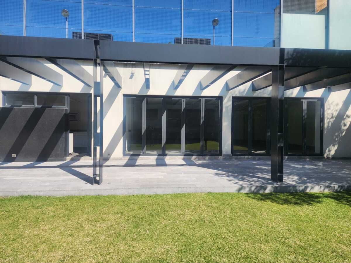 27 de 35: Vista salón de usos multiples