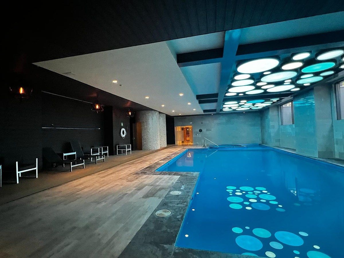 Alberca interior de Casa Club, photo 12 of 25