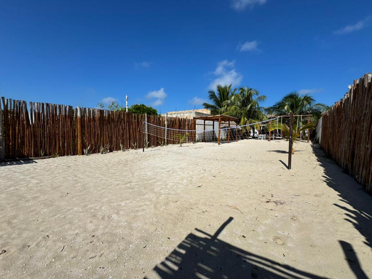 29 of 43: Área de juegos de playa