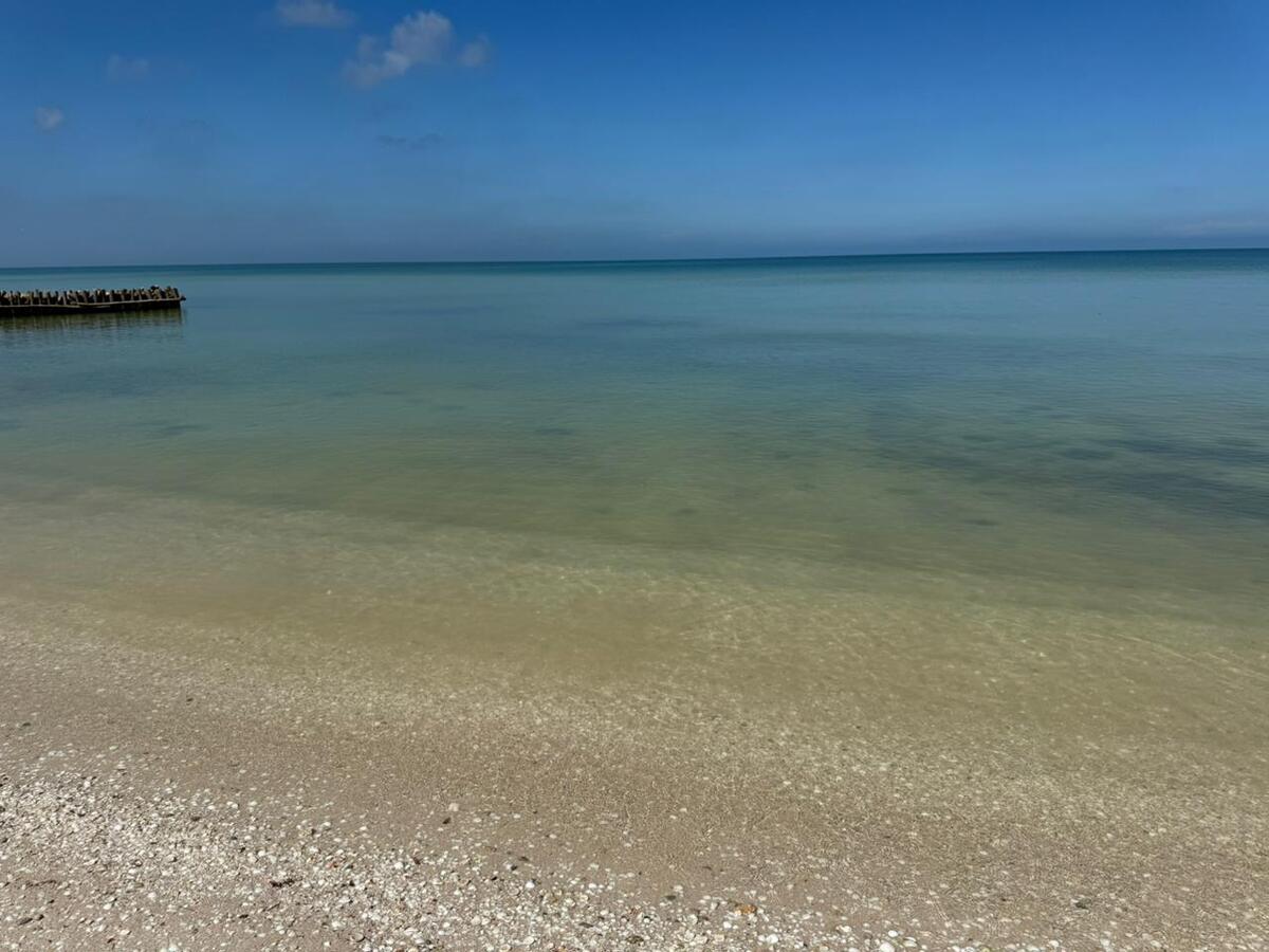 36 of 43: Playa a una cuadra de la casa