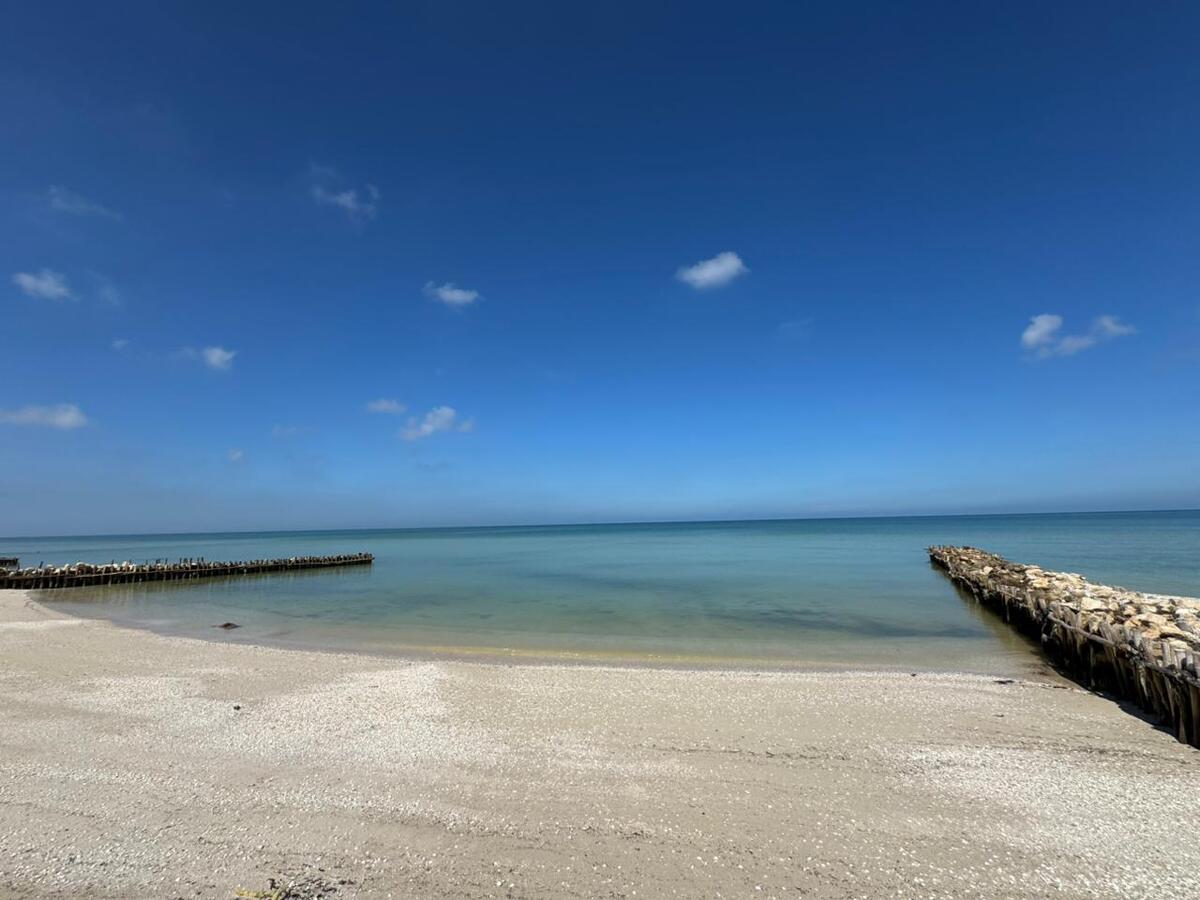 37 of 43: Playa a una cuadra de la casa