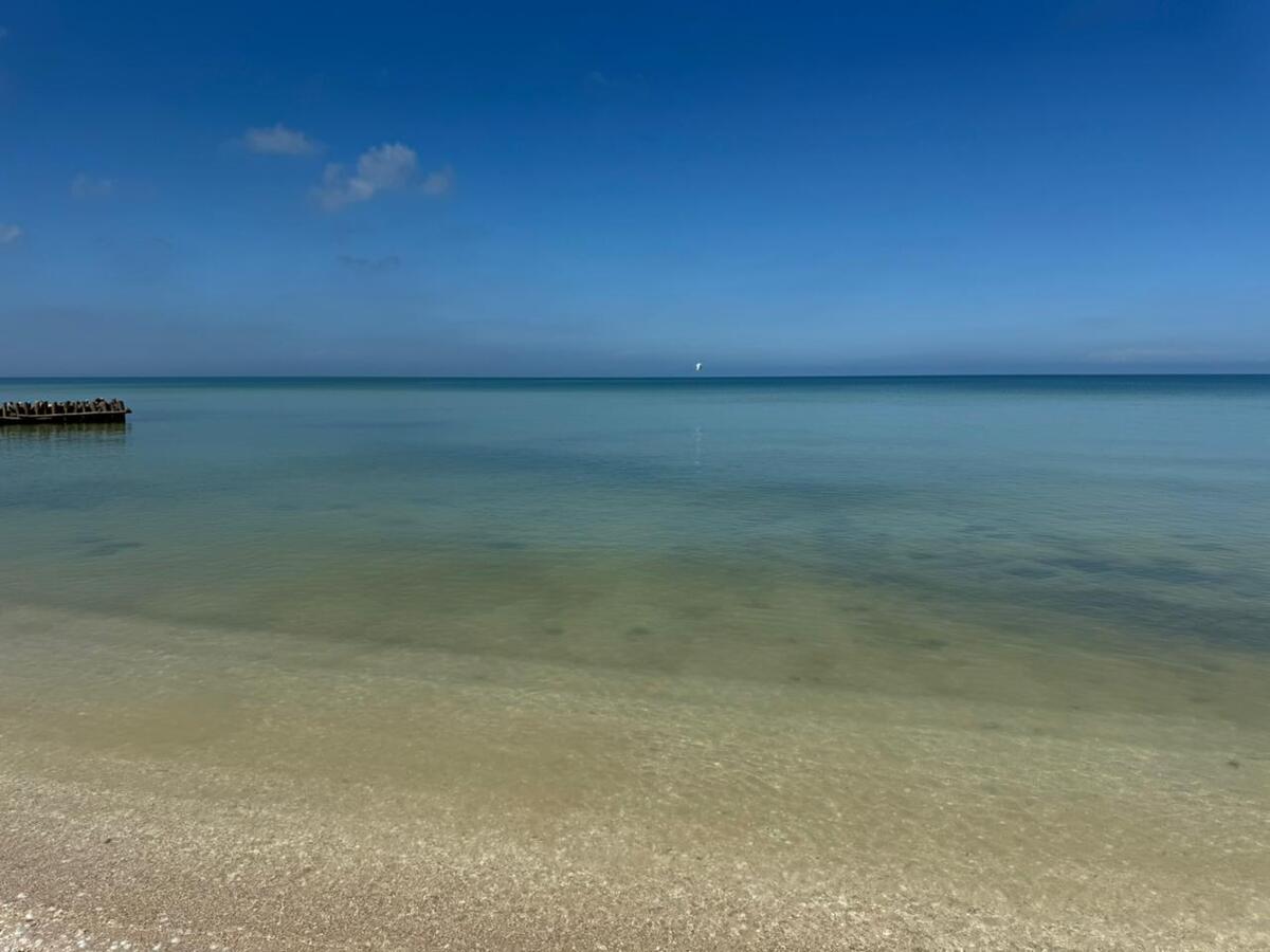 38 of 43: Playa a una cuadra de la casa