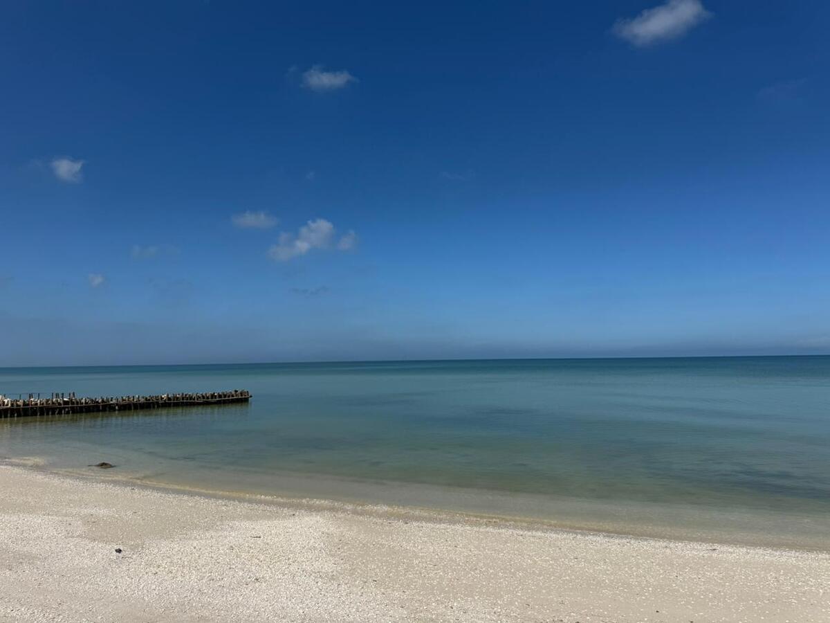 40 of 43: Playa a una cuadra de la casa