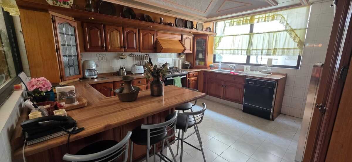 5 de 14: Cocina equipada (planta baja)