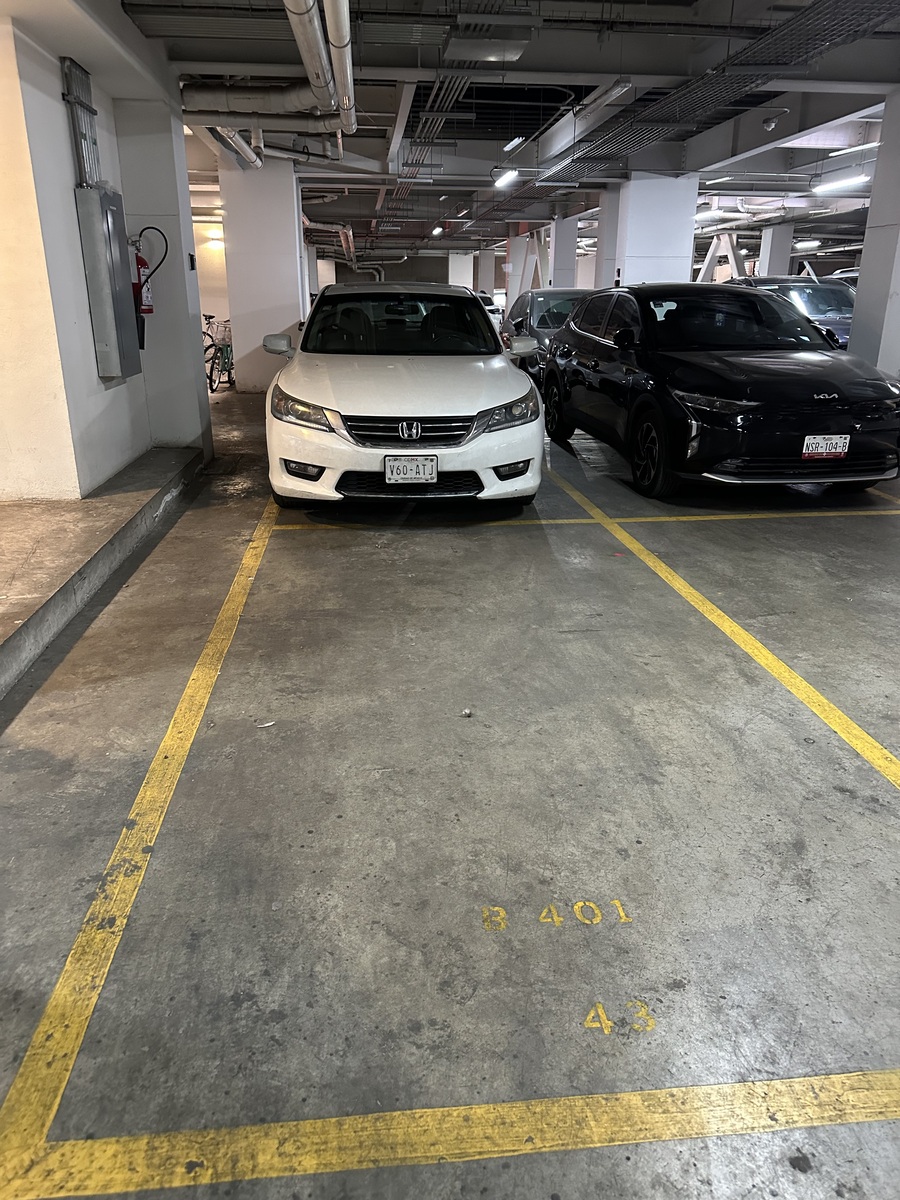 19 de 19: estacionamiento