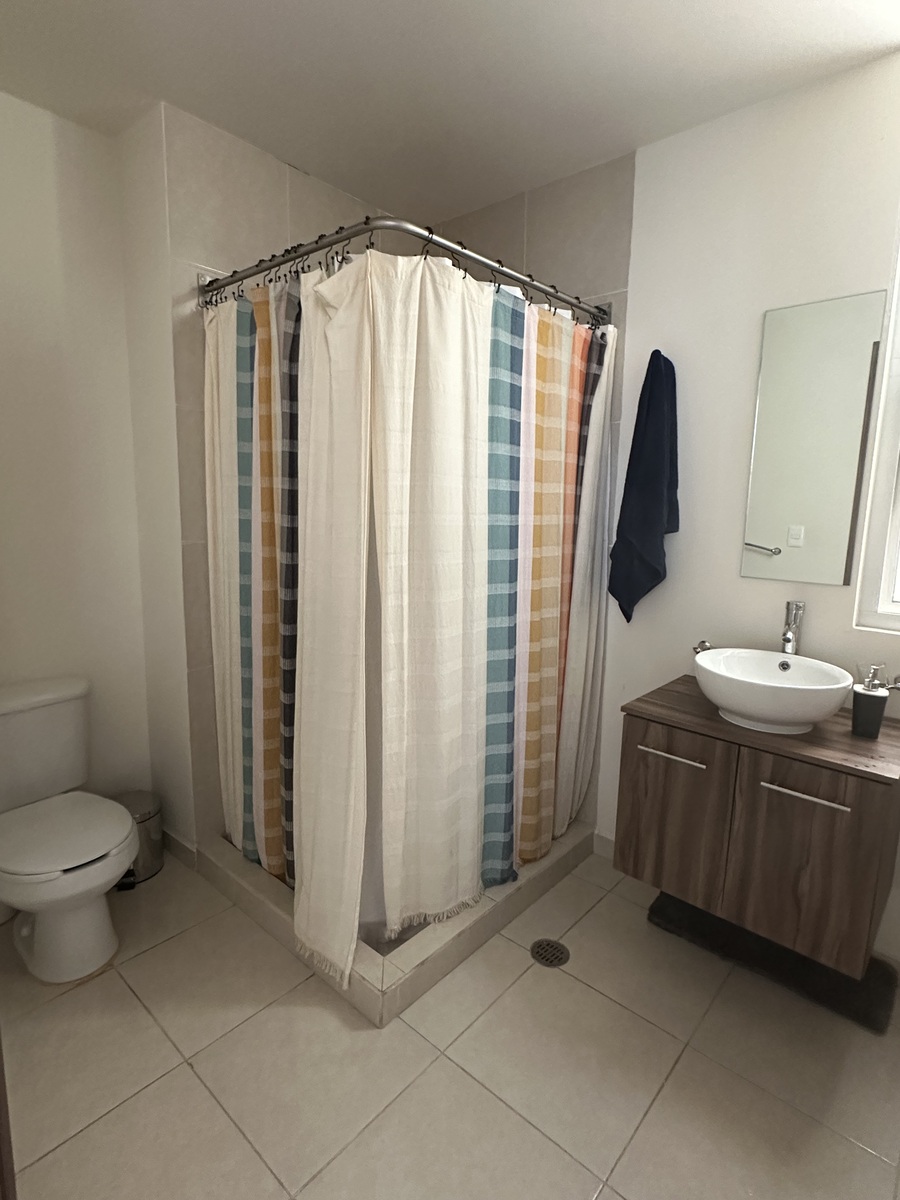 13 de 19: baño compartido