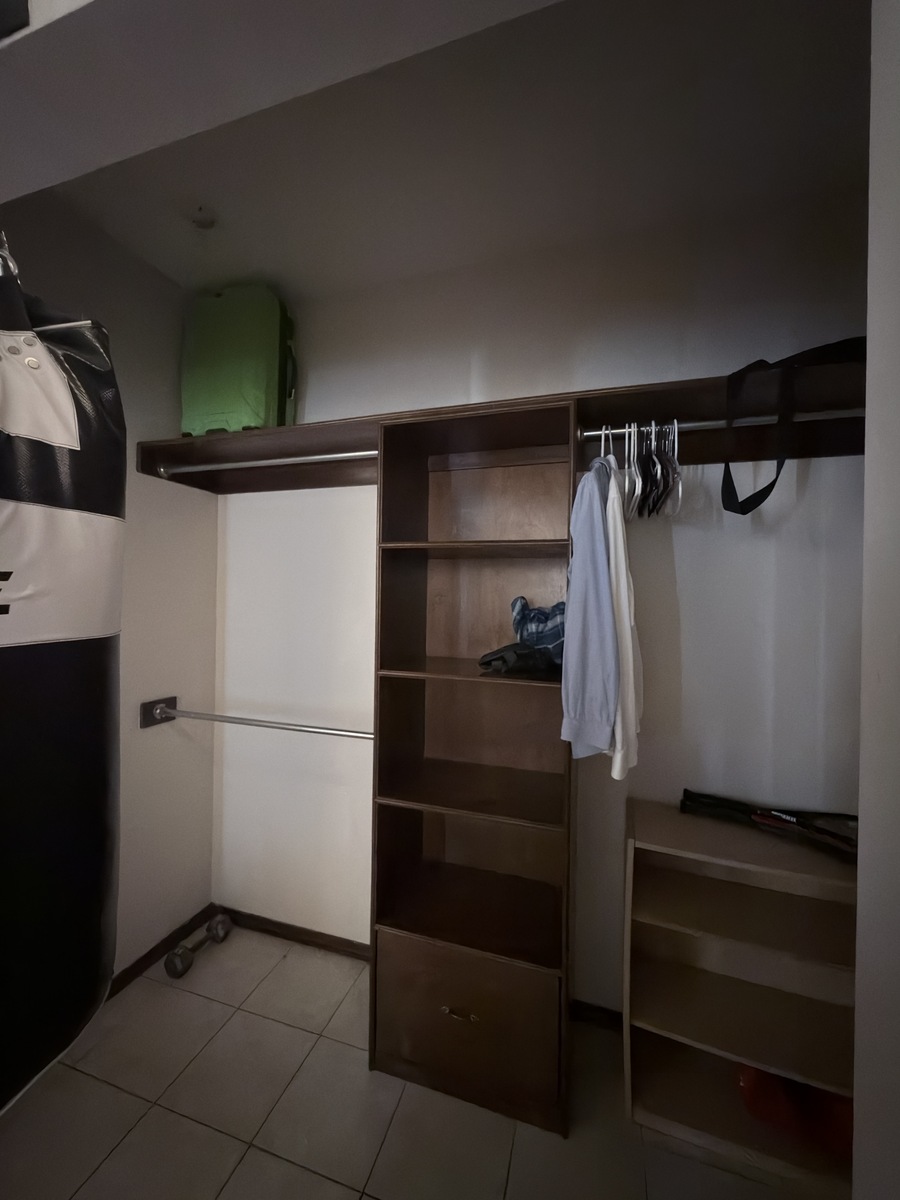 19 de 25: CLOSET SEGUNDO CUARTO